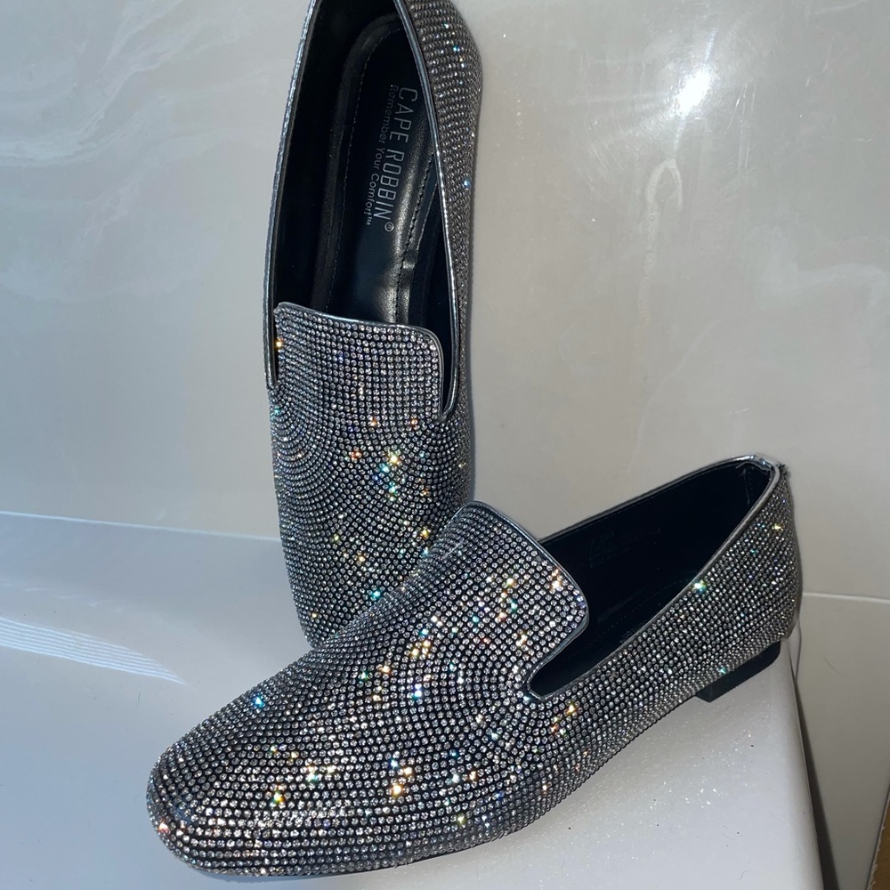 SOLD!! Brand new! Never worn! Rhinestone flat slides!